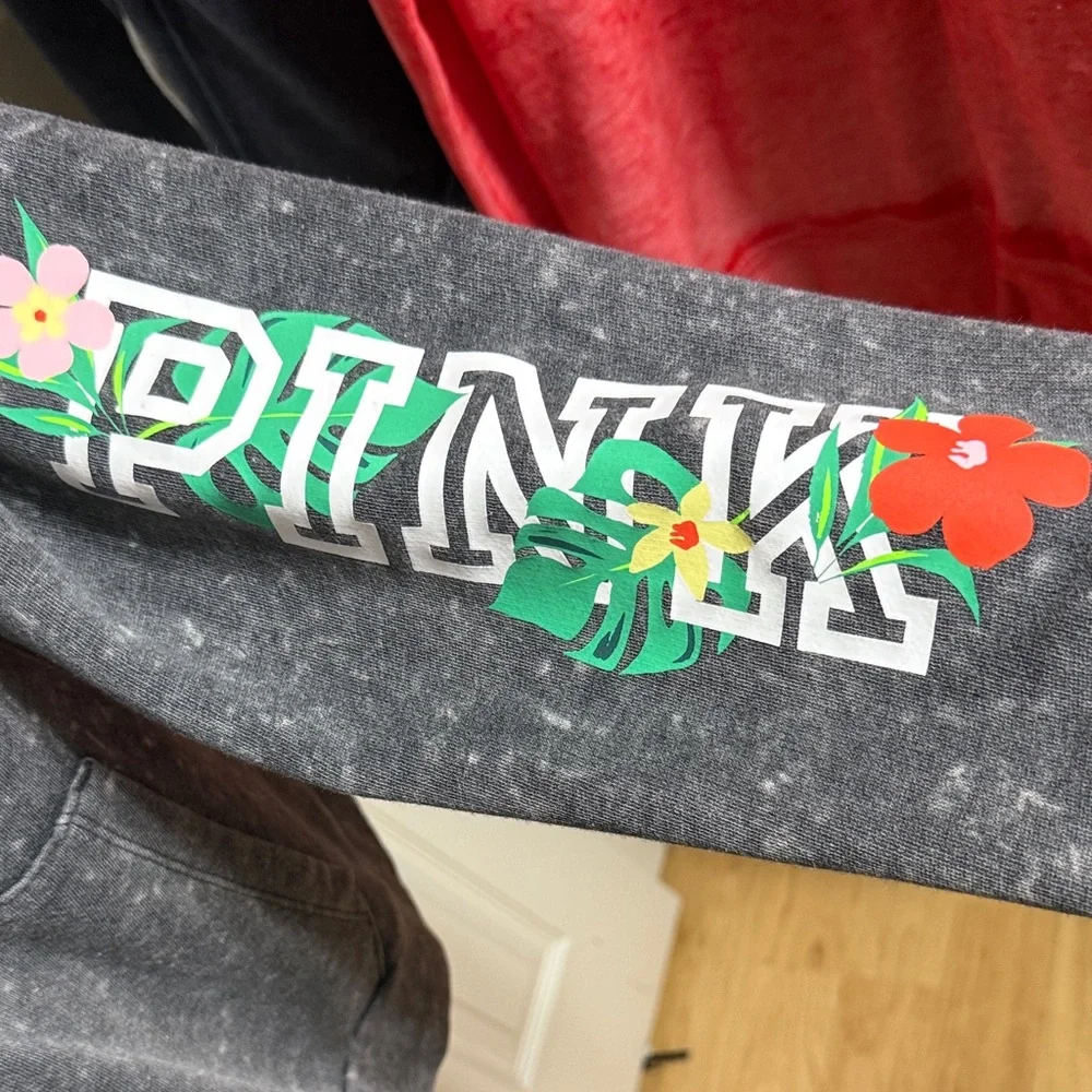 Woman’s grey PINK Jacket with floral design like New. - Picture 2 of 7